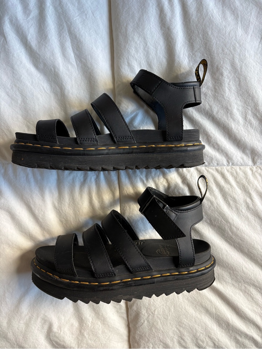 Women’s Dr. Martens - Picture 2 of 5